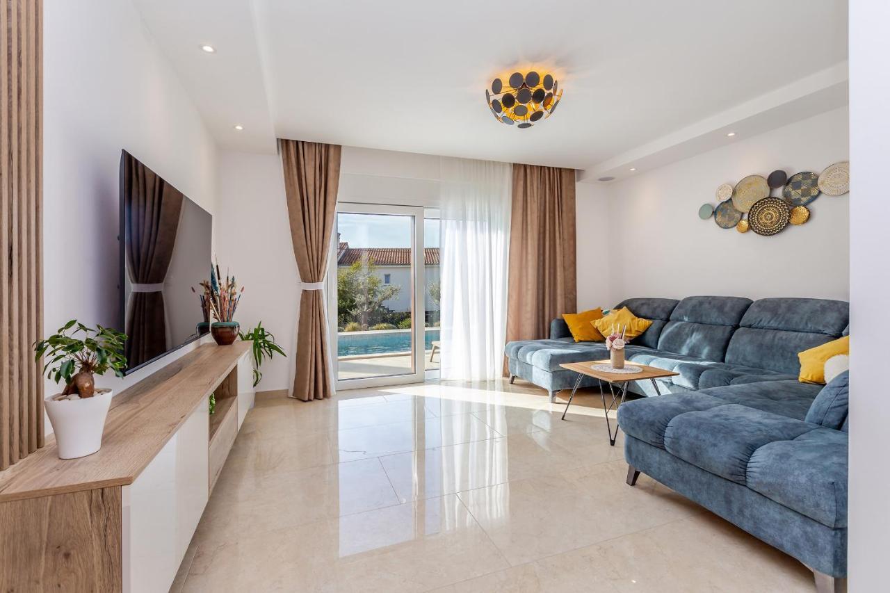 Holiday House Villa Andro Pinezići Extérieur photo